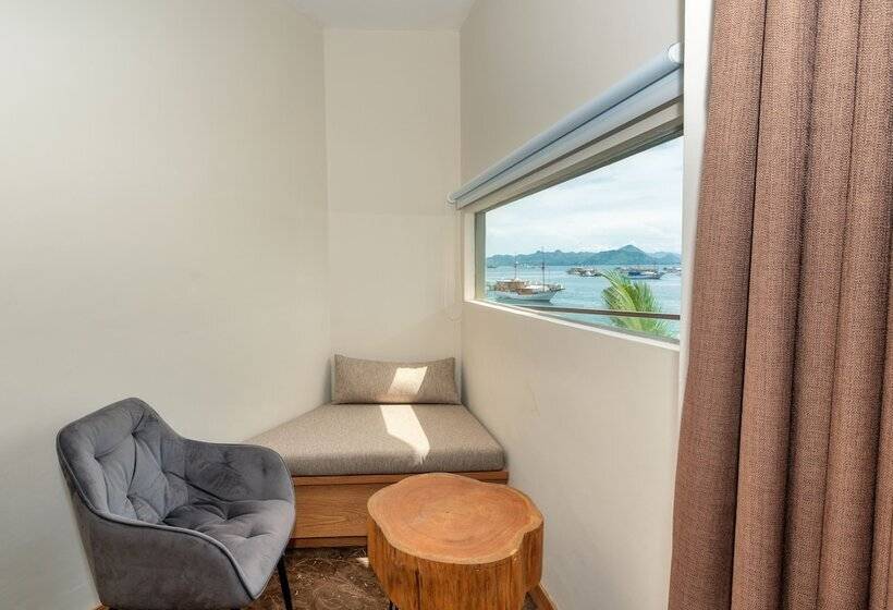 غرفة قياسية مطلّة علي البحر, Meruorah Komodo Labuan Bajo