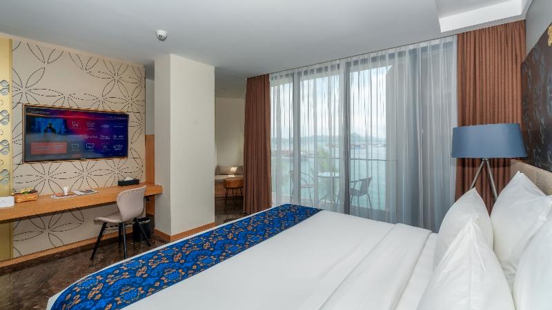 غرفة قياسية مطلّة علي البحر, Meruorah Komodo Labuan Bajo