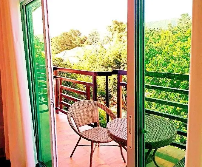 デラックススタジオ, Jazkimronan Resort