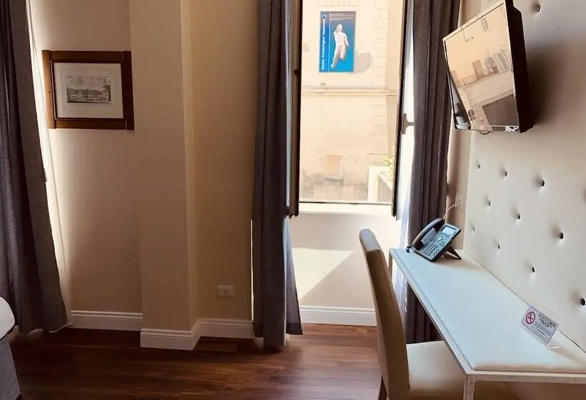 اتاق سوپریور سه تخته, 7 Bell S House