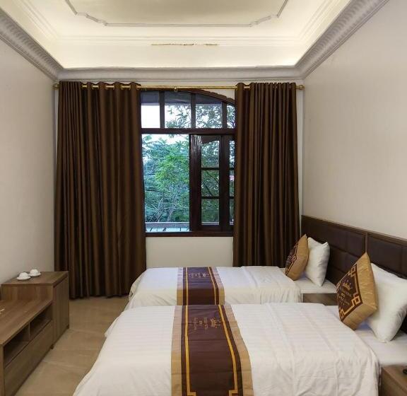 اتاق استاندارد سه تخته با بالکن, Vạn Xuân Royal