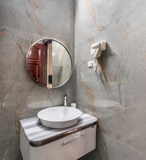 اتاق لوکس خانوادگی, Vạn Xuân Royal