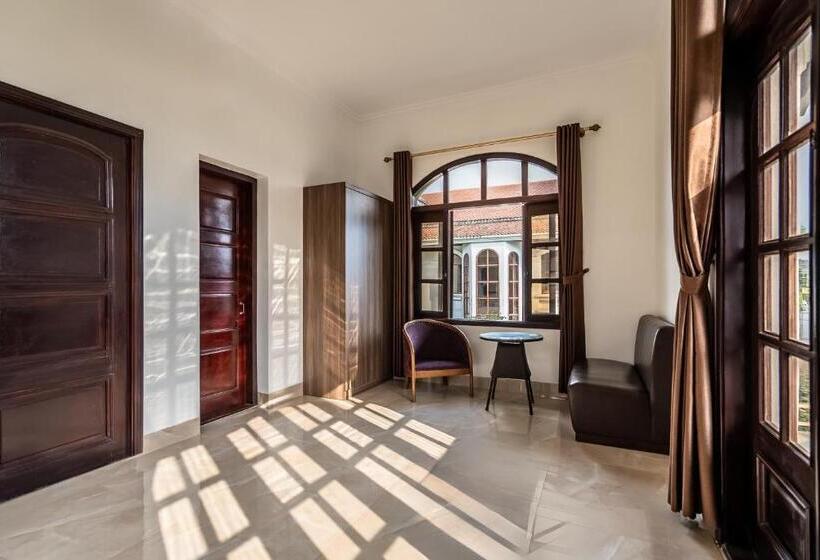 اتاق استاندارد با بالکن, Vạn Xuân Royal