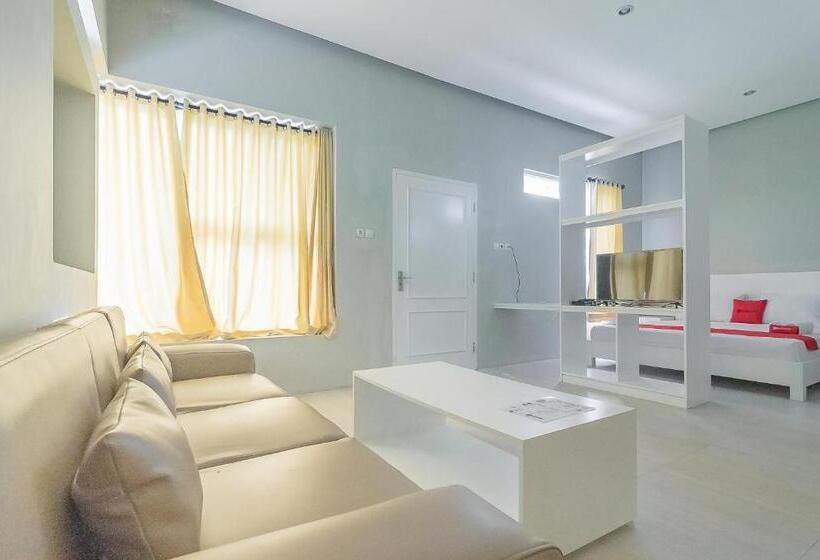 デラックスルーム, Reddoorz Resort Syariah Near D Castello Ciater Subang