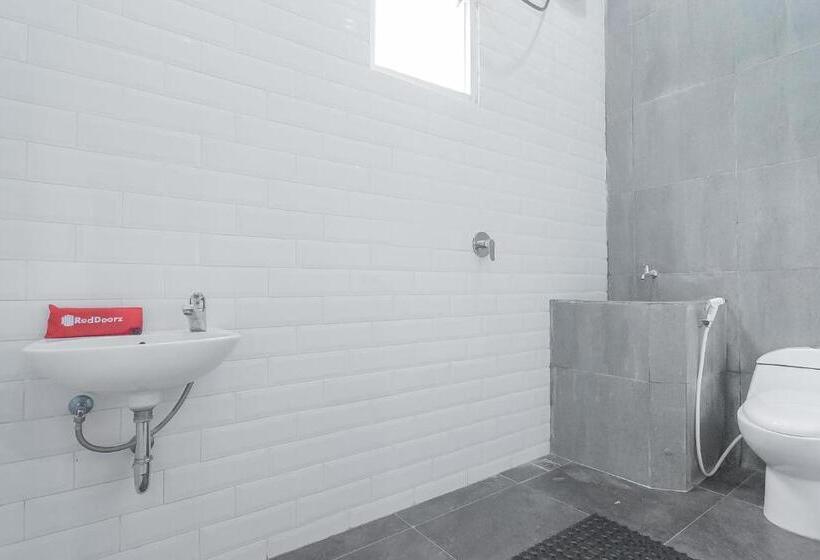 Номер Deluxe, Reddoorz Resort Syariah Near D Castello Ciater Subang