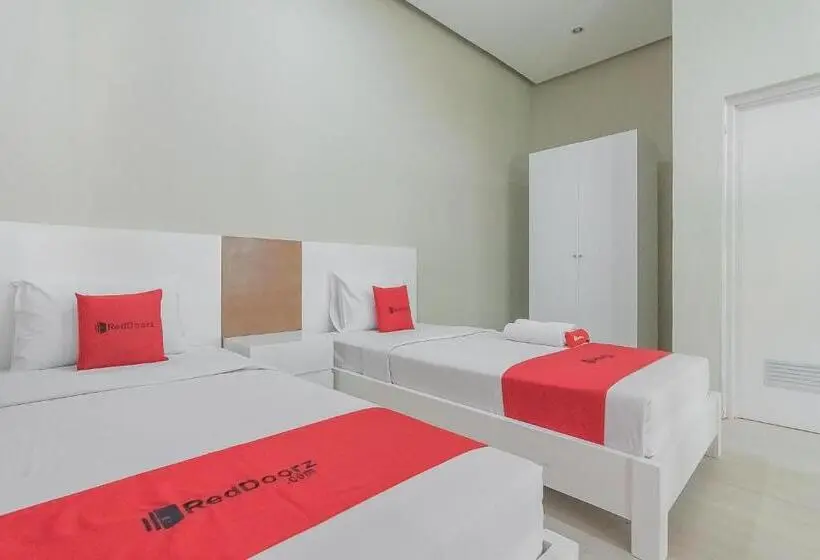 スーペリアールーム, Reddoorz Resort Syariah Near D Castello Ciater Subang