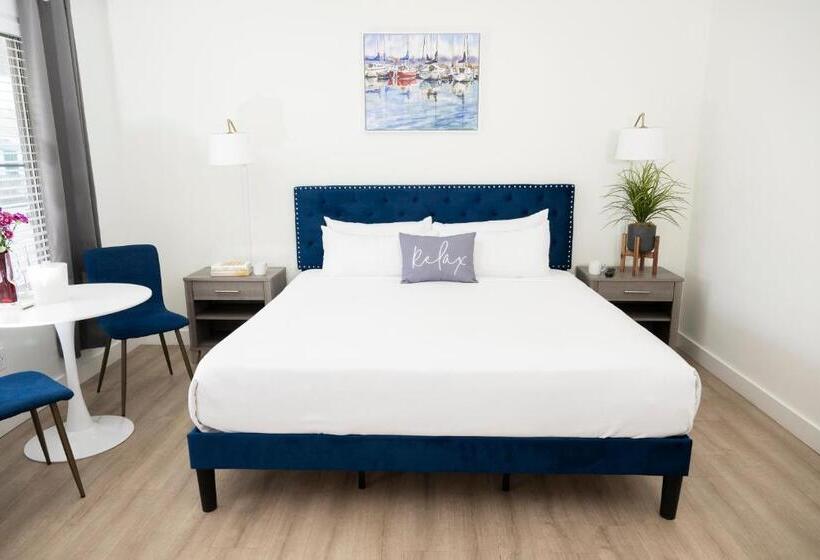 غرفة قياسية سرير كينج, Endless Dunes, A Modern Motel