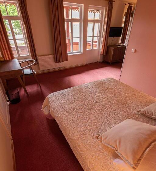 اتاق لوکس, Vila Flora