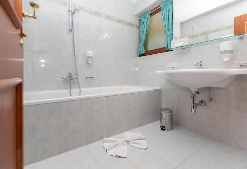 سوییت جونیور با بالکن, Apparthotel Thalerhof