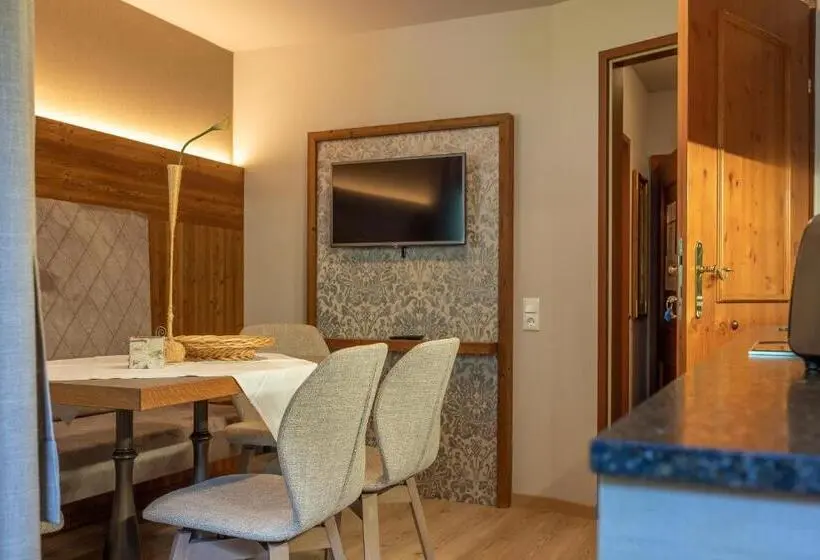 سوییت جونیور با بالکن, Apparthotel Thalerhof