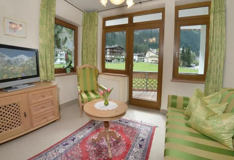 سوییت جونیور با بالکن, Apparthotel Thalerhof
