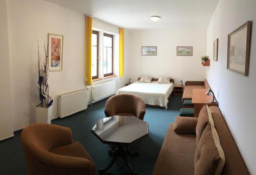 חדר משפחתי, Garni Pension U Svatého Urbana