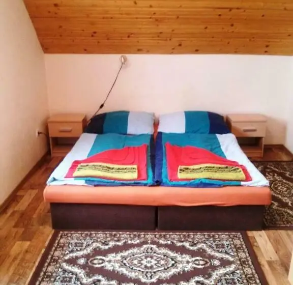 Standard Kolmen Hengen Huone, Chata Berešík