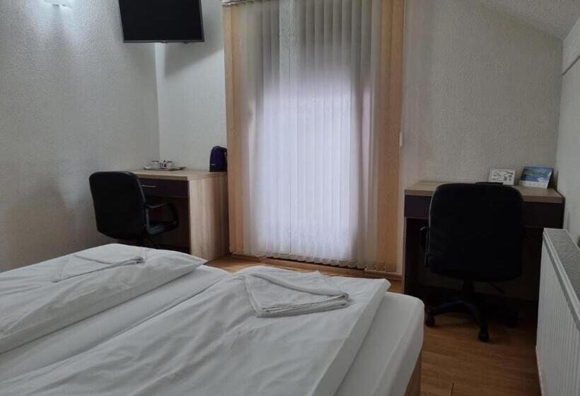 اتاق استاندارد با چشمانداز رودخانه, City Bridge Guest House