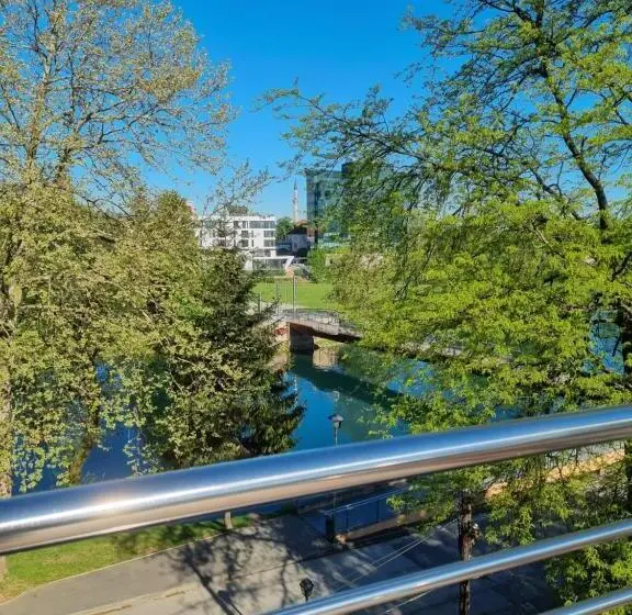 اتاق استاندارد با چشم‌انداز رودخانه, City Bridge Guest House