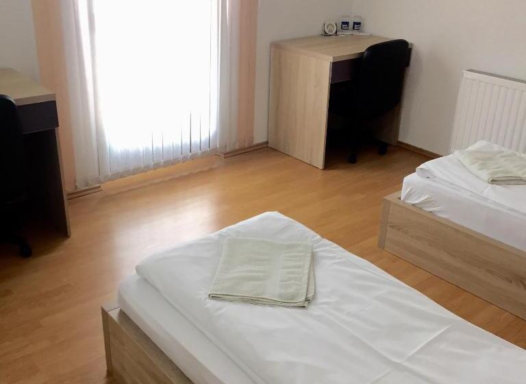 اتاق استاندارد با چشمانداز رودخانه, City Bridge Guest House