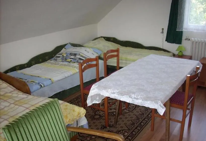 スタンダード４人部屋, Fanni Vendégház