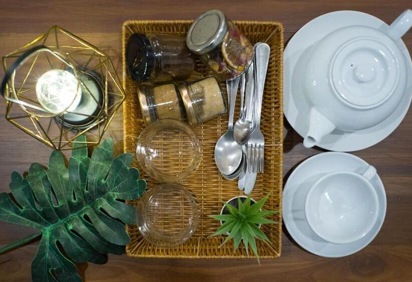 Standard-studio Parveke, Big Tree Boutique