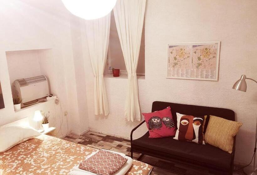 اتاق استاندارد, Pijama House