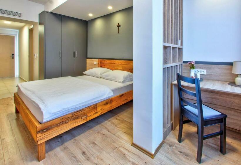 اتاق لوکس, Dompes