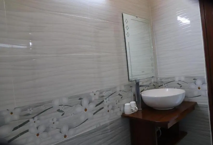 اتاق استاندارد با چشم‌انداز کوهستان, Phong Nha Friendly Home 2