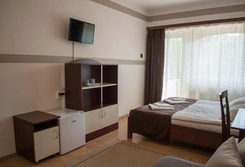 バルコニー付きスタンダードルーム, Flóra Panzió