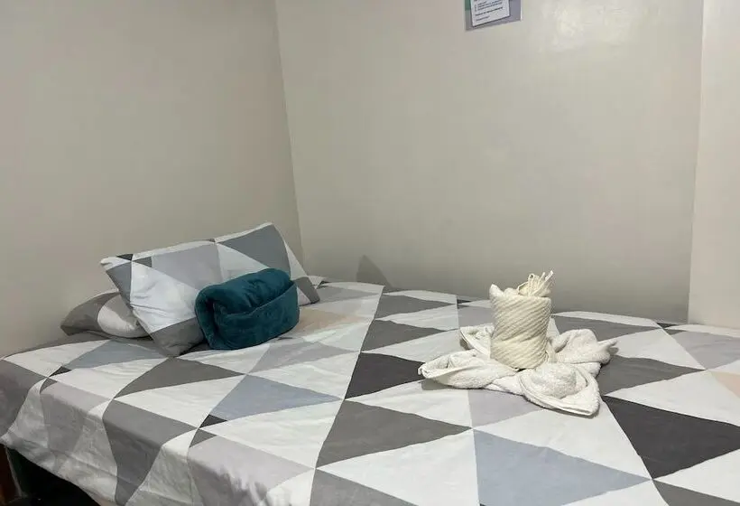 اتاق خانوادگی, Happy Grey Hotel Vigan