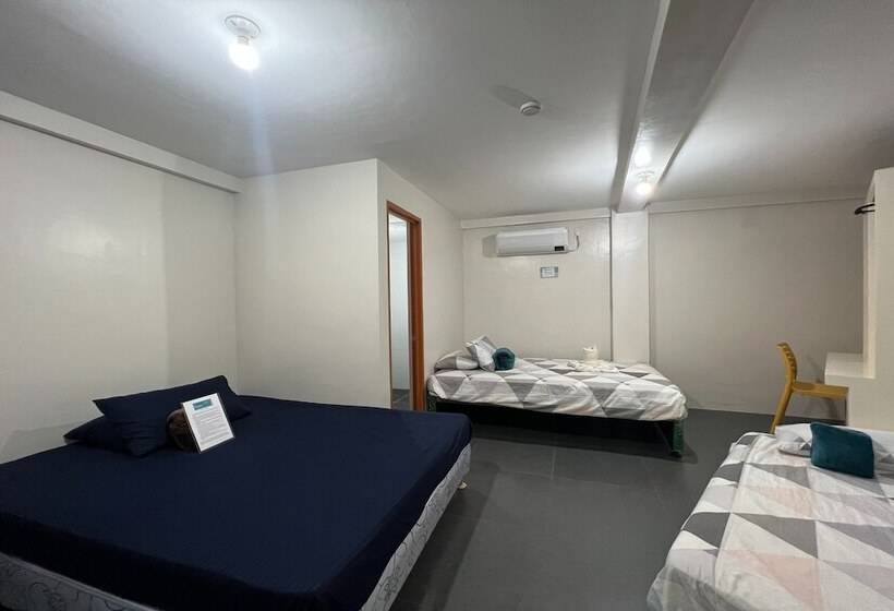 اتاق خانوادگی, Happy Grey Hotel Vigan