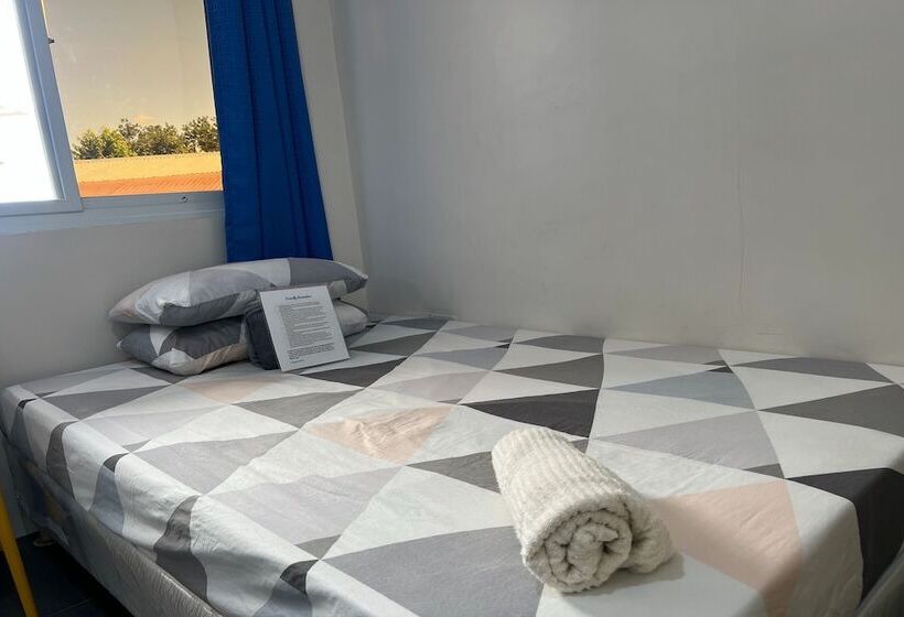 اتاق خانوادگی, Happy Grey Hotel Vigan