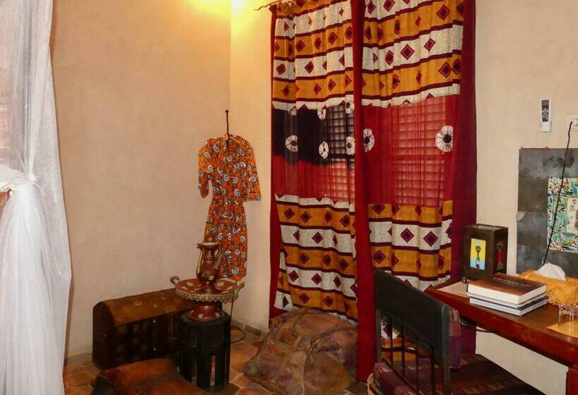 غرفة عائلية, Jamm La Paix