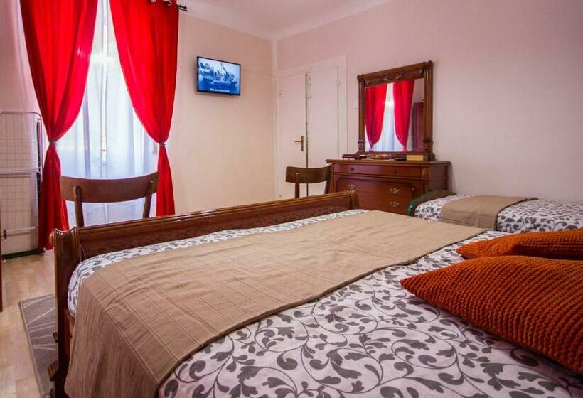 اتاق استاندارد سه نفره, Phiros B&b