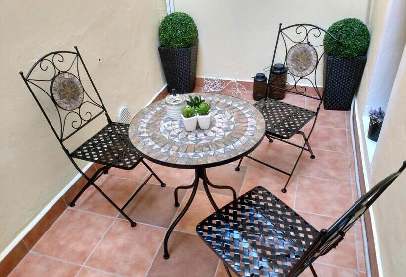 اتاق استاندارد, Phiros B&b