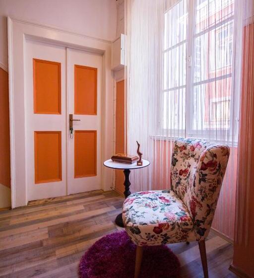 اتاق استاندارد, Phiros B&b