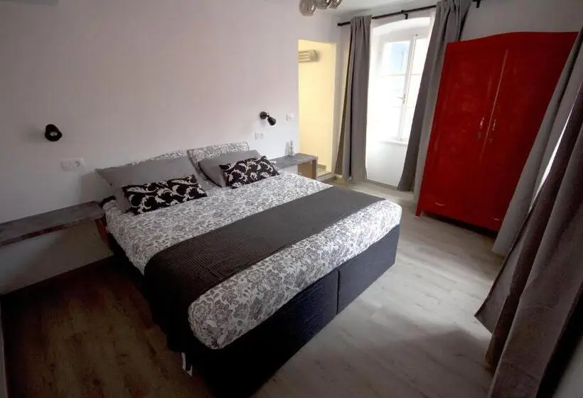 اتاق استاندارد, Phiros B&b
