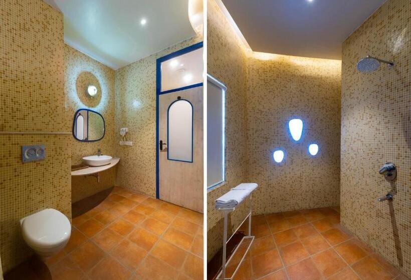 Quarto Estandar com Sacada, Ramee Royal Resort & Spa   Udaipur
