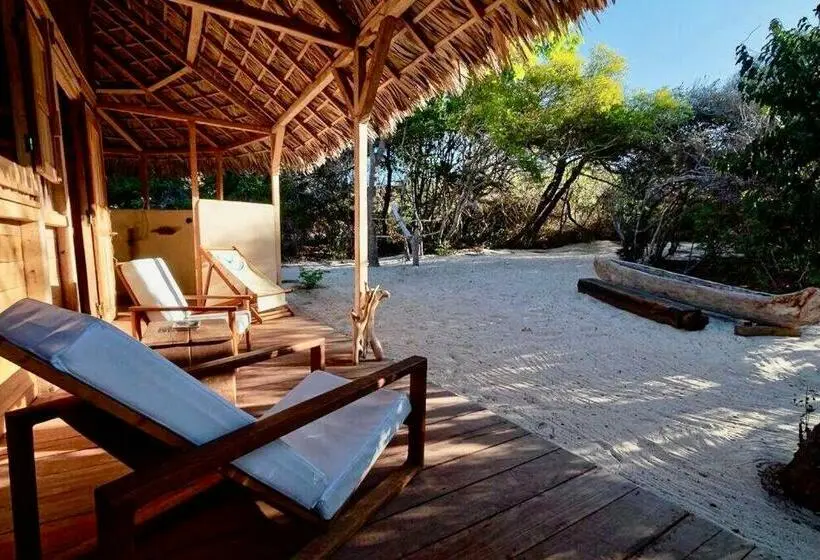 اتاق استاندارد با چشم‌انداز باغ, Mazava Loha Resort