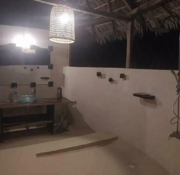 اتاق استاندارد با چشم‌انداز باغ, Mazava Loha Resort