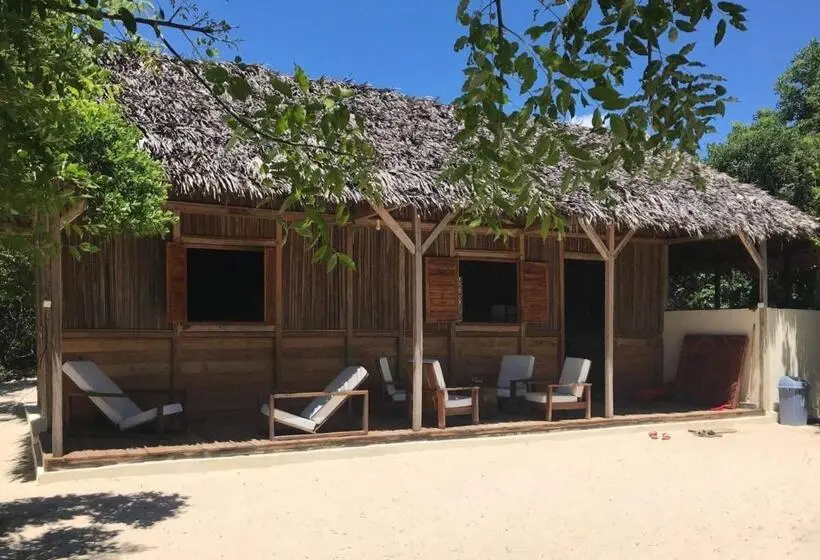 اتاق خانوادگی با چشم‌انداز باغ, Mazava Loha Resort