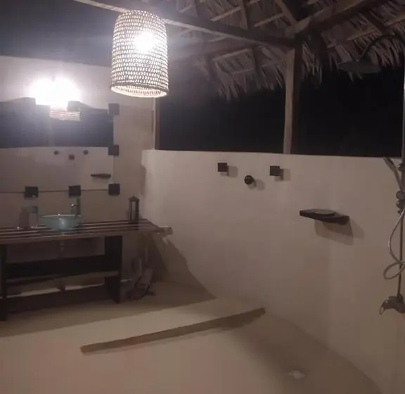اتاق خانوادگی با چشم‌انداز باغ, Mazava Loha Resort