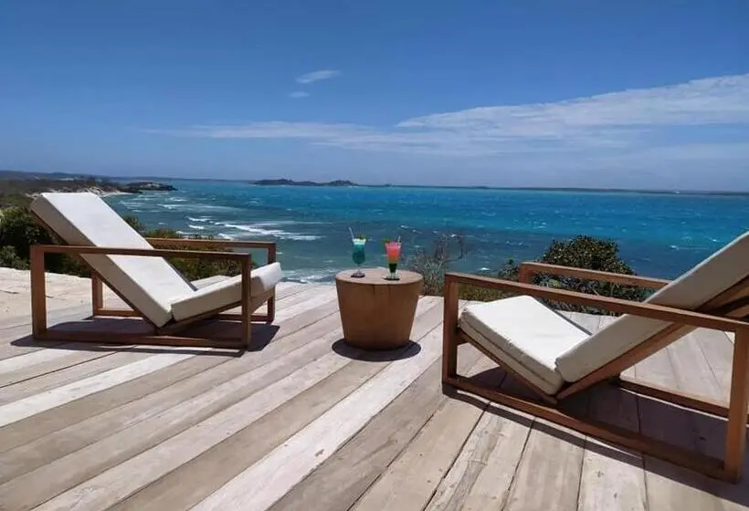 اتاق لوکس با چشم‌انداز دریا, Mazava Loha Resort