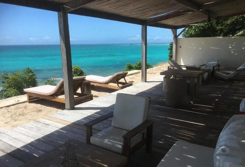 اتاق لوکس با چشم‌انداز دریا, Mazava Loha Resort