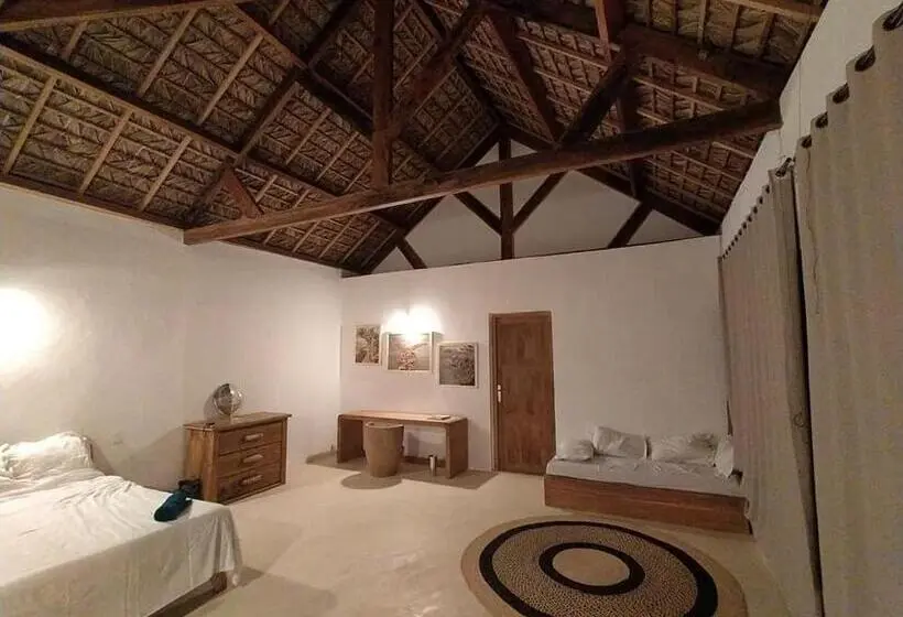 اتاق لوکس با چشم‌انداز دریا, Mazava Loha Resort