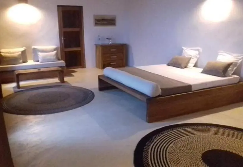 اتاق لوکس با چشم‌انداز دریا, Mazava Loha Resort