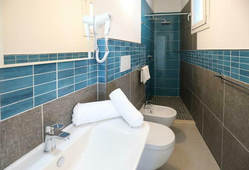 标准间, The Square Castelsardo