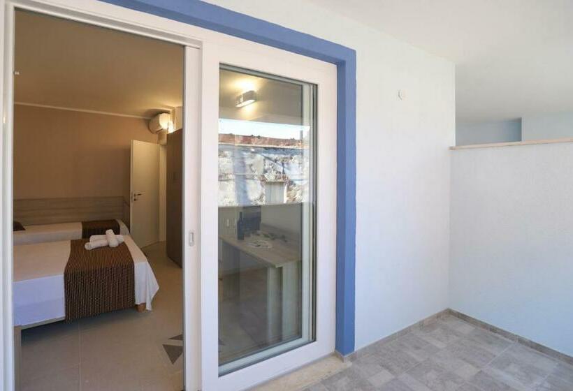 标准间, The Square Castelsardo