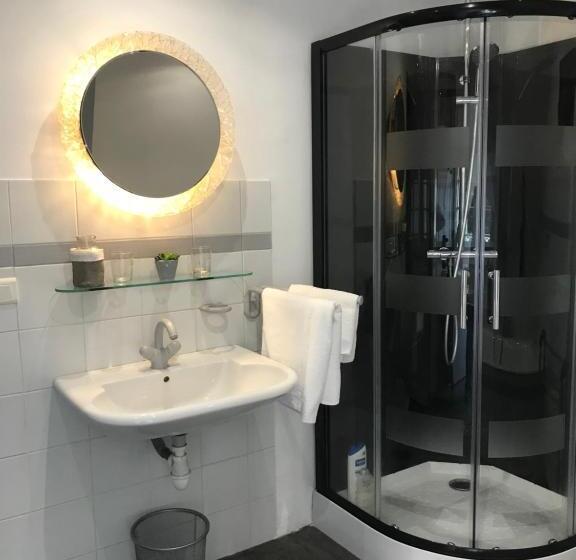 패밀리 스위트, La Colombiere