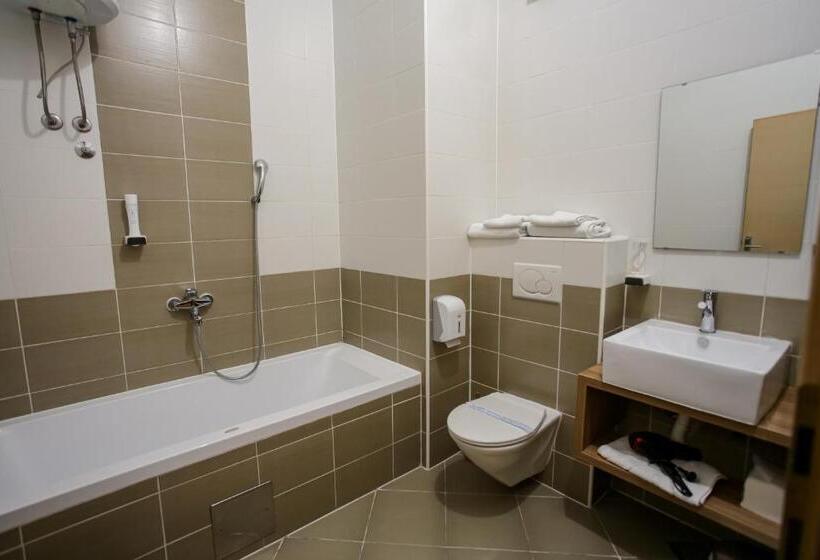 اتاق استاندارد چهار تخته, Emen