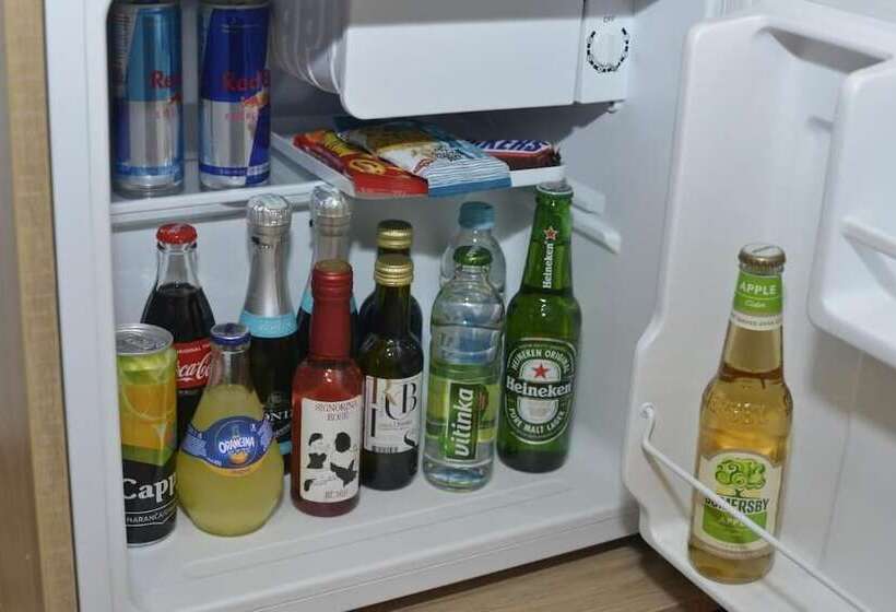 اتاق لوکس, Emen