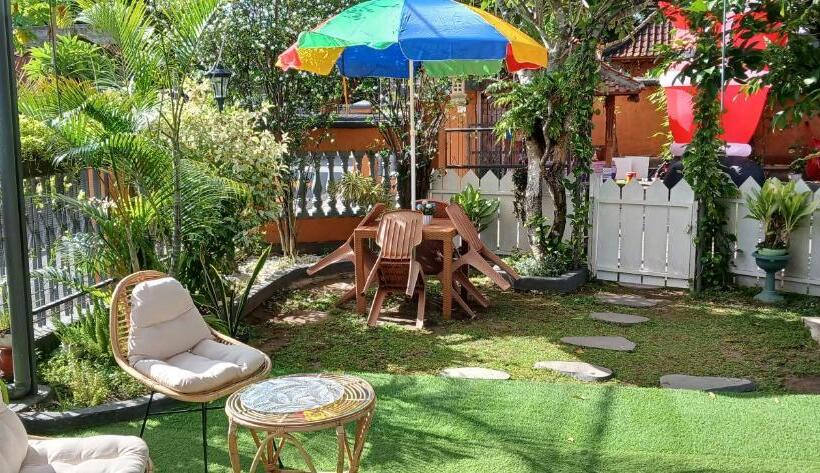 סטודיו סופריור, Dewi Sri Guesthouse