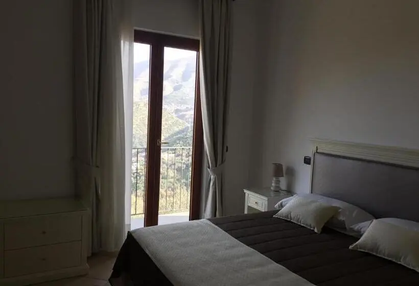 Standard Kolmen Hengen Huone Parveke, Il Casale Del Mirto